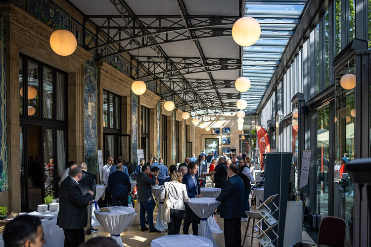 Veranstaltungsteilnehmer im Kurhaus