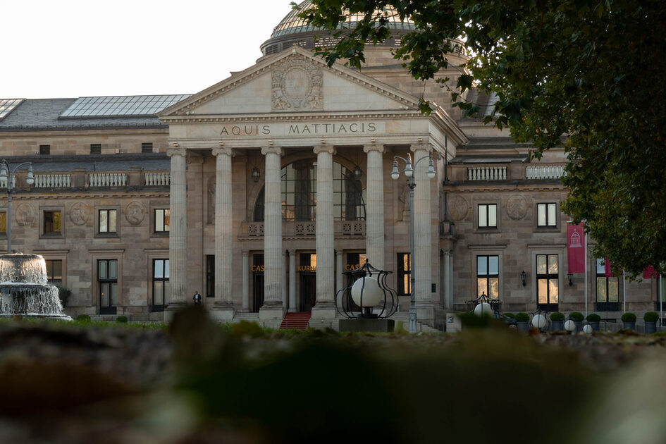 Екстериорна снимка на Kurhaus Wiesbaden