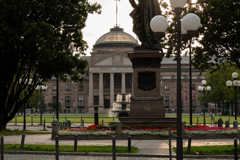 Екстериорна снимка на Kurhaus Wiesbaden