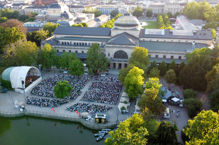 Concert square with concert shell behind the Kurhaus Wiesbaden