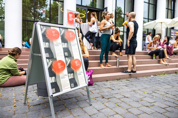 Prana High Yoga Konferenz Aufsteller