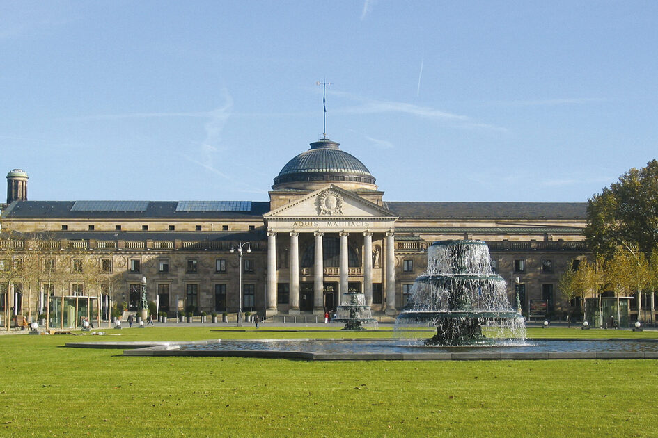 Kurhaus Wiesbaden отвън