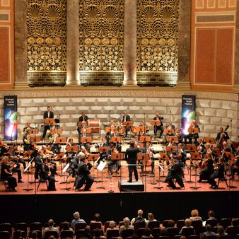 Rheingau Musik Festival 2021: Ray Chen, Bamberger Symphoniker, Jakub HrůšaHonorarfrei, Verwendung nur im Zusammenhang mit einem redaktionellen Beitrag über Aktivitäten und Konzerte des Rheingau Musik Festivals 2021 bei Nennung "Bild: RMF/Ansgar Klostermann"