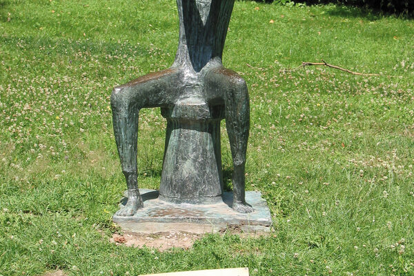 Flötenspieler Statue