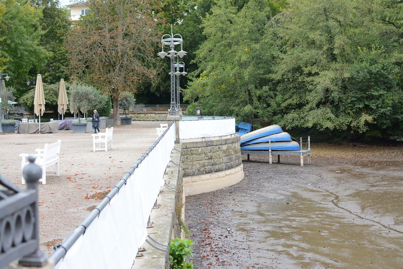 Kurpark mit abgelassenem Wasser