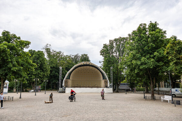 Kurpark mit abgelassenem Wasser